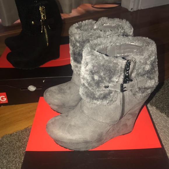 Guess Wedge Boot in Gray. EUC. Only worn once. - Picture 3 of 4